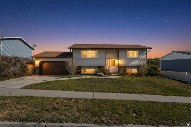 6048 W Borax Ave
                     MLS #2153833
