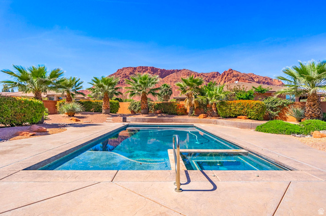 951 E Citadel Rd
                     MLS #2153951