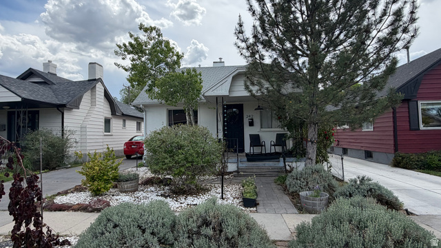 242 E Downington Ave
                     MLS #2154052