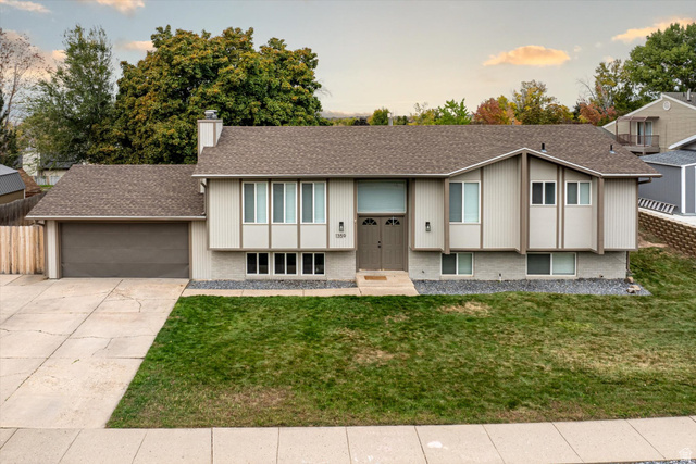 Main photo for 1359 N East Lisa St