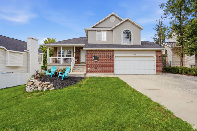 581 E Compass Cir
                     MLS #2154342