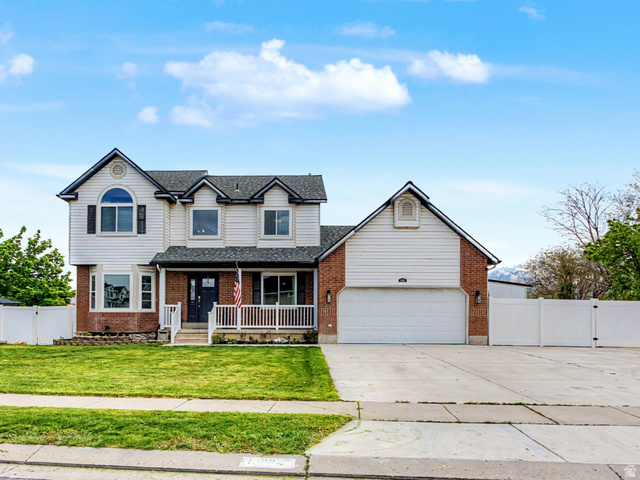 8233 S CREEKWOOD CIR, West Jordan UT 84088