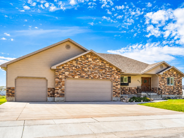 808 N 2300 W
                     MLS #2154523