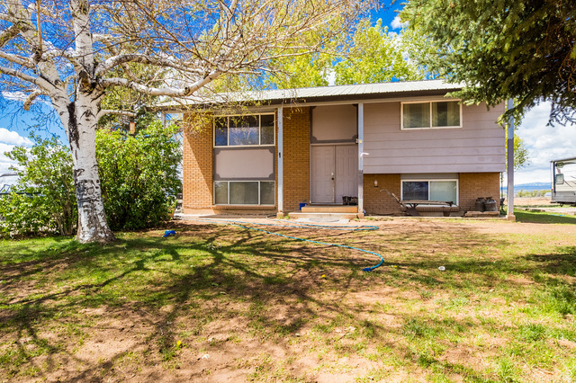 5759 N 11500 E, Lapoint UT 84039