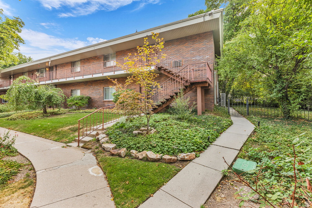 1263 E South Temple  #10
                     MLS #2154953
