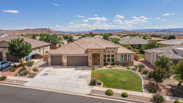 914 E Black Oak Dr
                     MLS #2155107