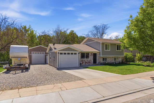 600  Barlow St
                     MLS #2155184