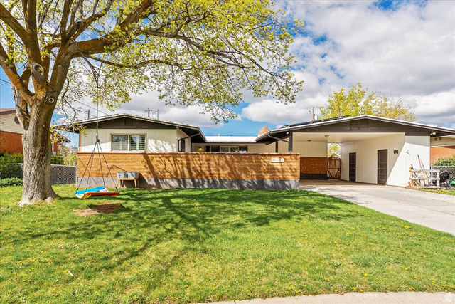 6075 S 2125 W, Roy UT 84067