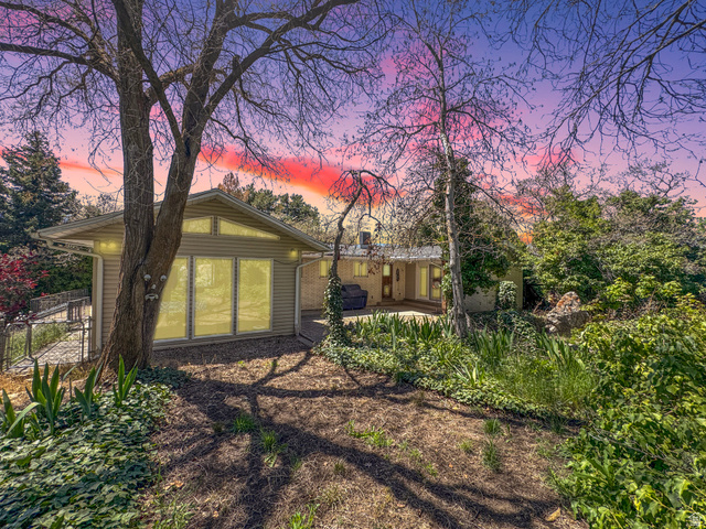 2342 E COMBE RD, Uintah UT 84403
