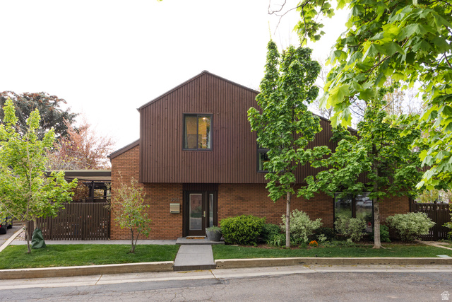 2052 E Michigan Ave
                     MLS #2155538