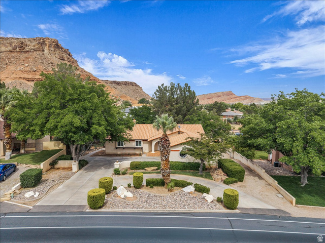 2865 S Bloomington Dr
                     MLS #2155573