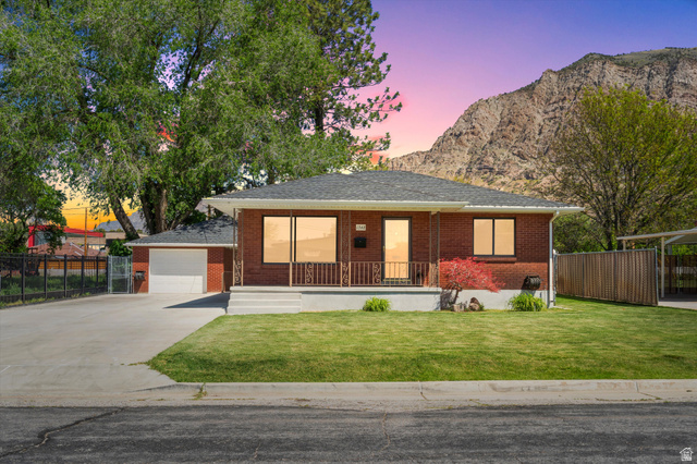 1348 E Cross St
                     MLS #2155629