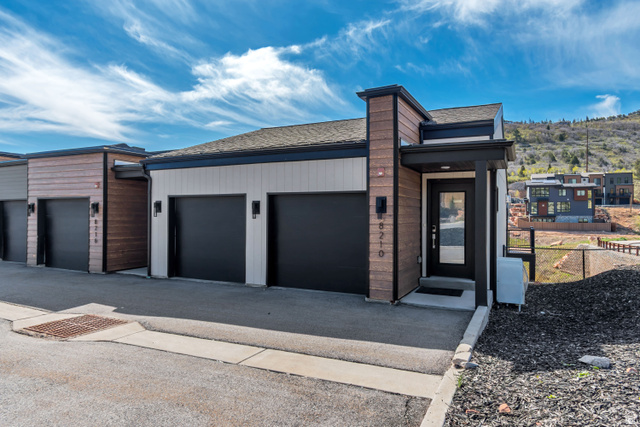 8210 N Toll Creek Ln
                     MLS #2155647