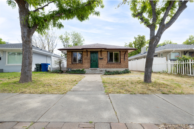 844 E Elm
                     MLS #2155814