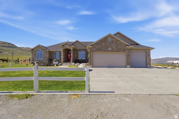 9317 N Sunset Dr
                     MLS #2155837