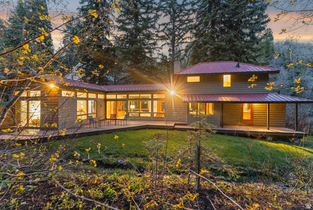 2181 N Pinecrest Canyon Rd
                     MLS #2155888