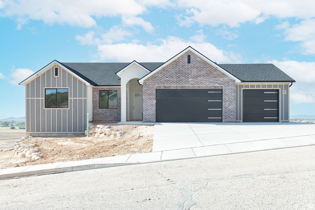 3256 W Kingsbury Dr
                     MLS #2155955