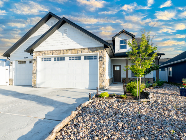 3369 W Sophie Ln
                     MLS #2156003