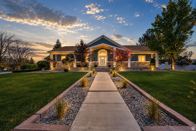 2433 W Saddle Horn Cir
                     MLS #2156044