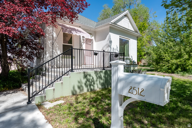 2512 S Park St
                     MLS #2156380