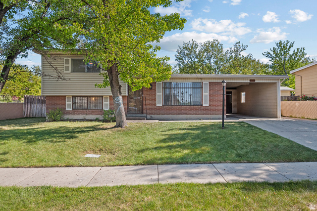 3421 W Brett Ave
                     MLS #2156391