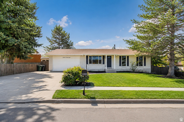 1228 E North Eden Cir
                     MLS #2156406