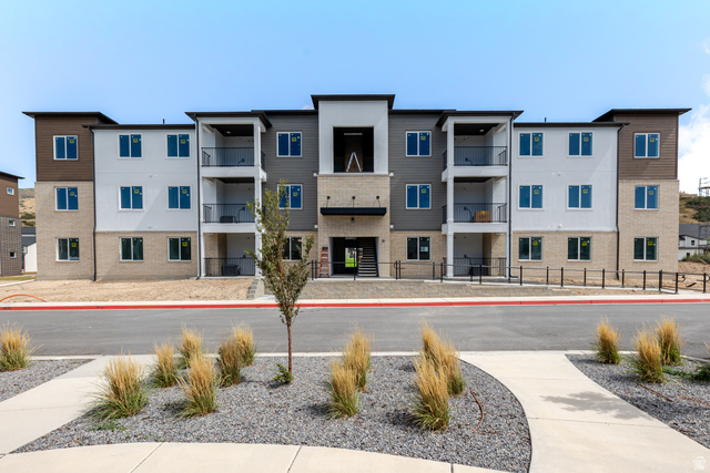 4763 S 690 W #x302
                     MLS #2156486