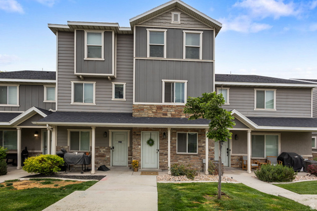 256 N 725 E
                     MLS #2156489
