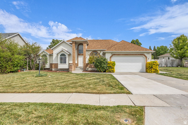 1202 W Country Ridge Dr
                     MLS #2156521