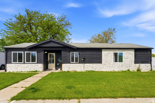 950 S Glendale St
                     MLS #2156534