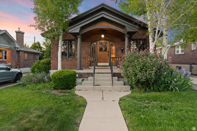 1621  Harvard Ave
                     MLS #2156571