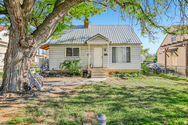 332 E 200 S
                     MLS #2156592