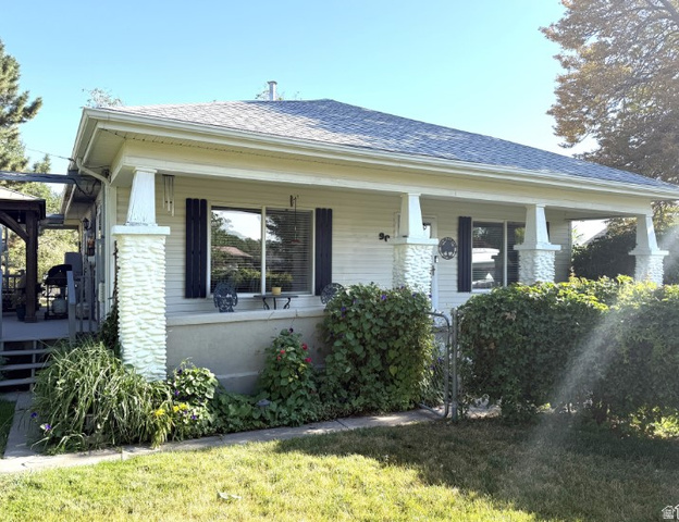 90 W Cherry St
                     MLS #2156786