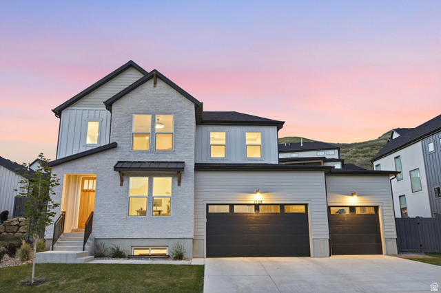 1728 W Royal Cir
                     MLS #2156911