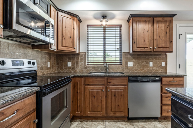 1865 W 5050 S, Roy, UT 84067 — photo 12