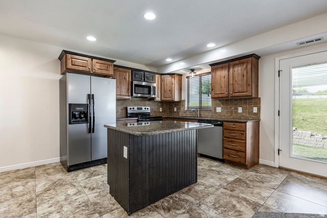 1865 W 5050 S, Roy, UT 84067 — photo 5