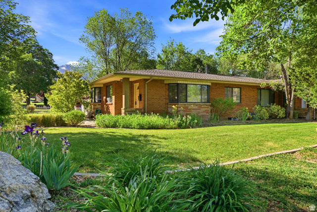 2776 E Wilshire Dr
                     MLS #2157176