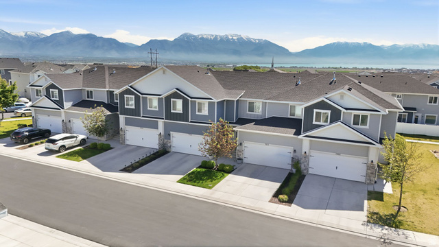 7228 N Clover Leaf Ln
                     MLS #2157385