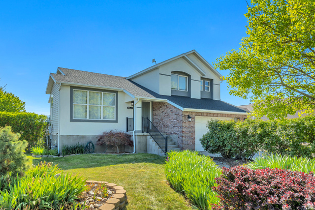 8847  Mountain Vista Dr
                     MLS #2157433
