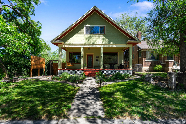 1216 E 25th St
                     MLS #2157444