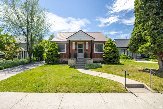 136 E 300 S
                     MLS #2157545