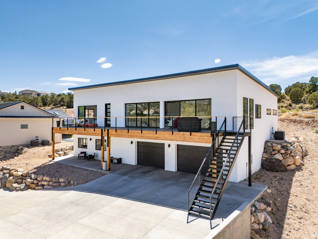 15 N 2380 W
                     MLS #2157618