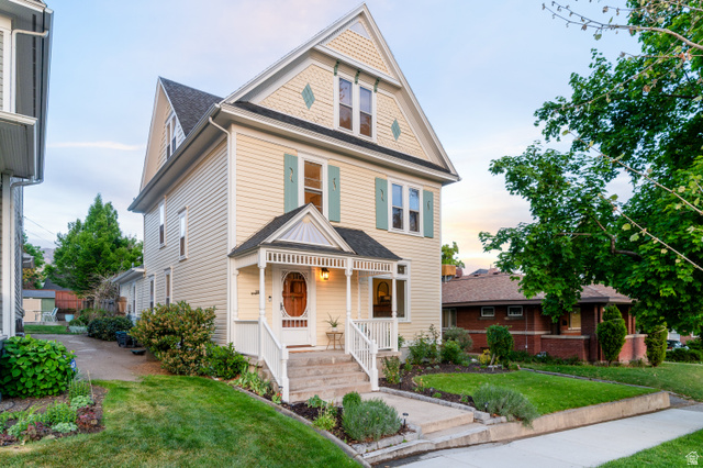 180 N Q St
                     MLS #2157702