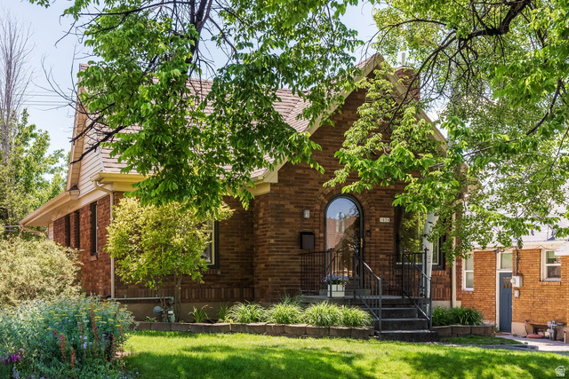 1658 E Harrison Ave
                     MLS #2157714