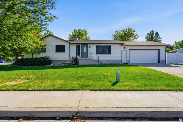 1438 N Trinnaman Ln
                     MLS #2157821