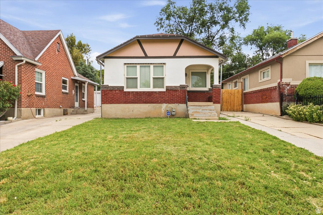 2928  Fowler Ave
                     MLS #2157822