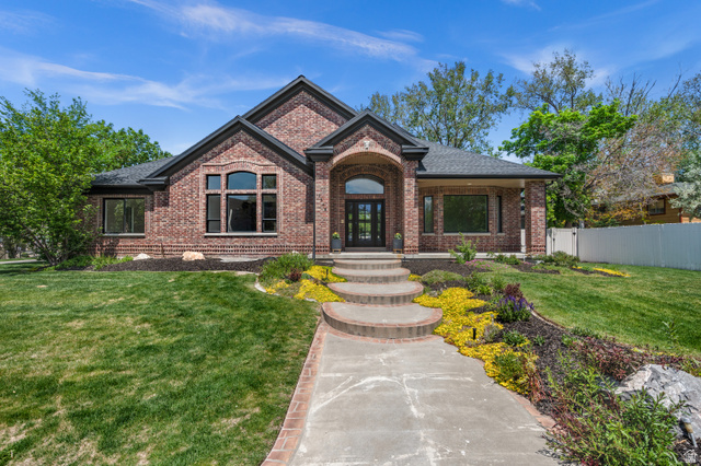 1548 E June Cir
                     MLS #2157870