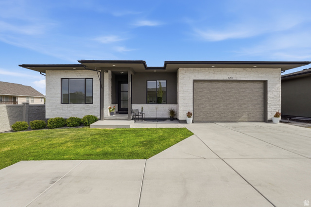 653 E Vandalay Ln
                     MLS #2157871