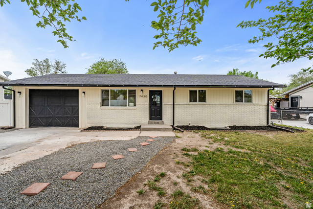 7430 W Antonio Dr
                     MLS #2157959