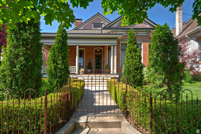 367 E Third Ave
                     MLS #2157975